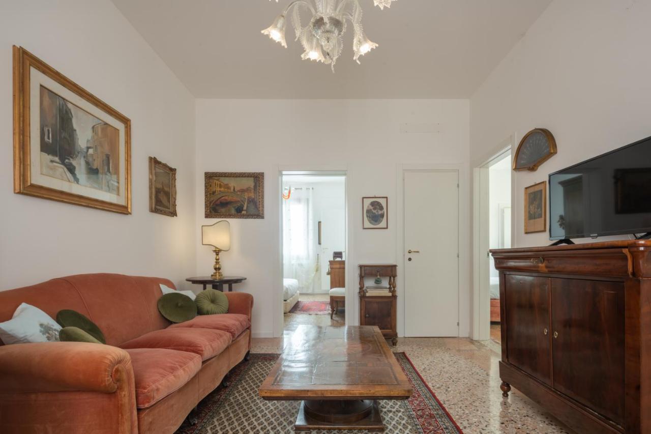 Tiepolo Apartment In The Biennale District R&R Венеция Екстериор снимка